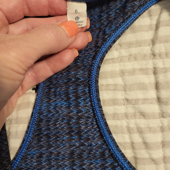 Lululemon tank size 6 - Picture 4 of 4